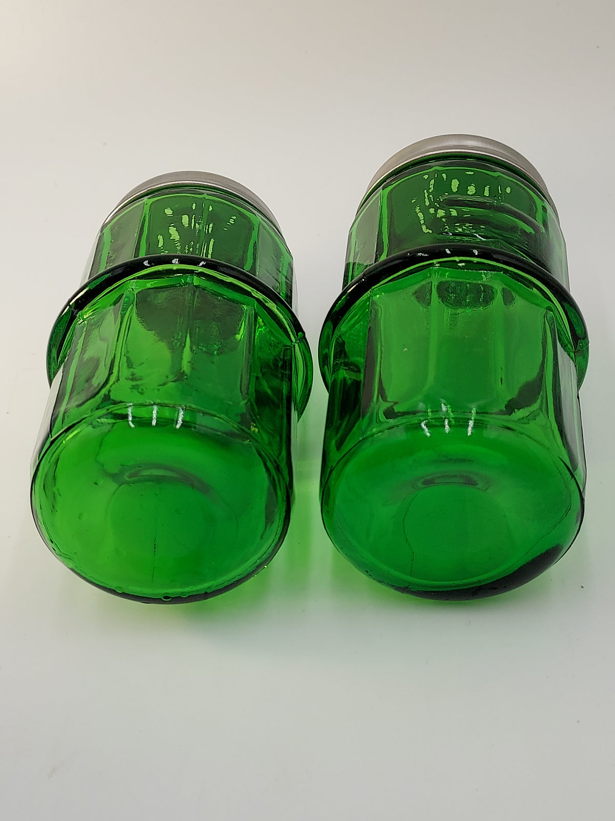 Green Glass Hoosier Style Spice Jars Salt Pepper Shakers Set of 2 Large 4.25"