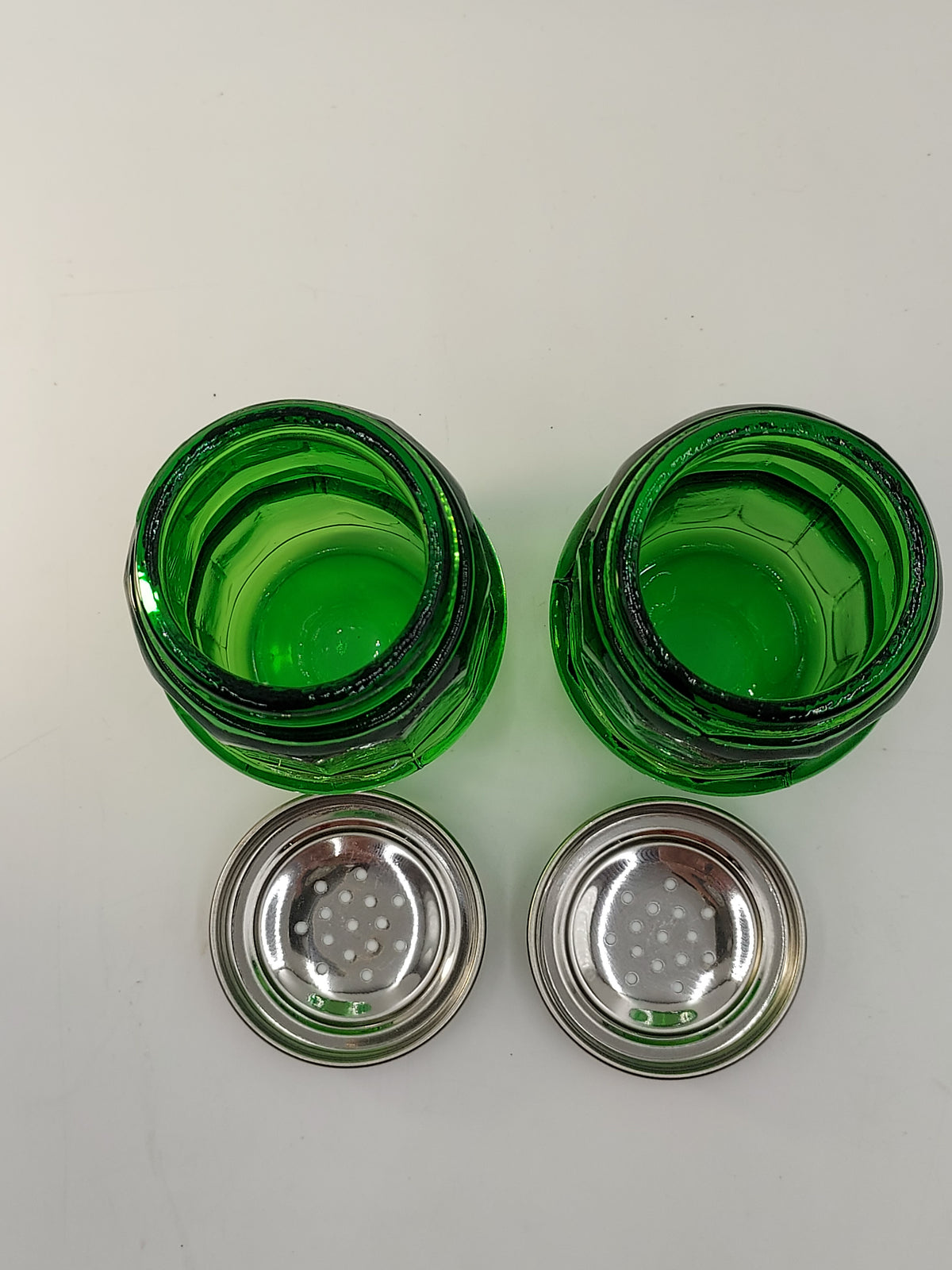 Green Glass Hoosier Style Spice Jars Salt Pepper Shakers Set of 2 Large 4.25"